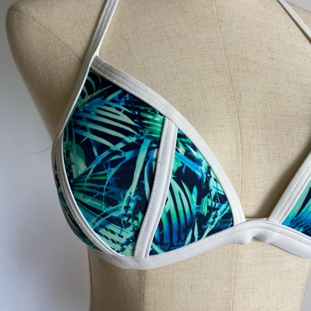 PINK VS Palm Leaf Molded Triangle Cup Swim Top - Picture 2 of 7
